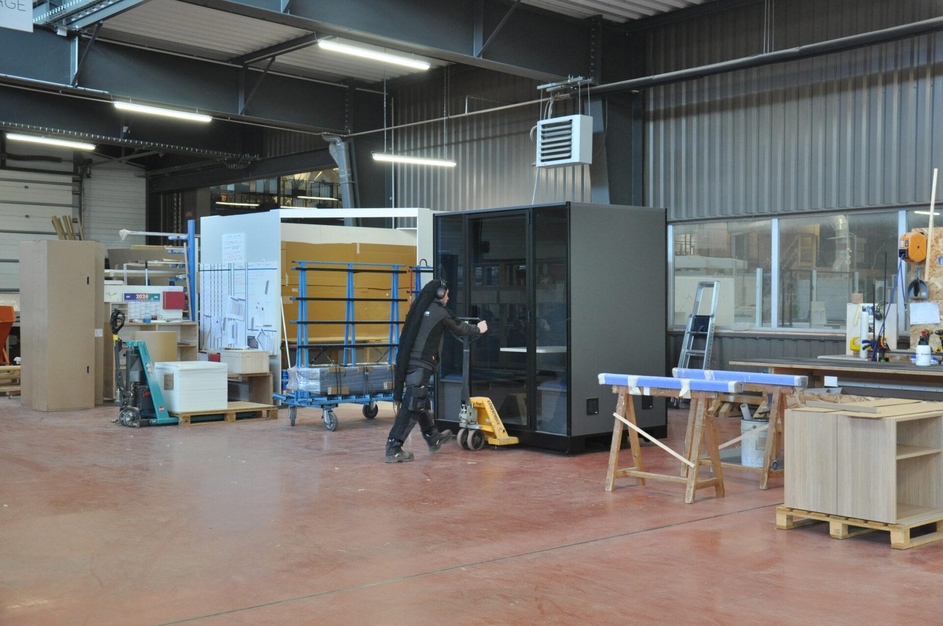 Cabine pour ateliers - BlablaCube - cabine acoustique insonorisée pour bureaux et ateliers