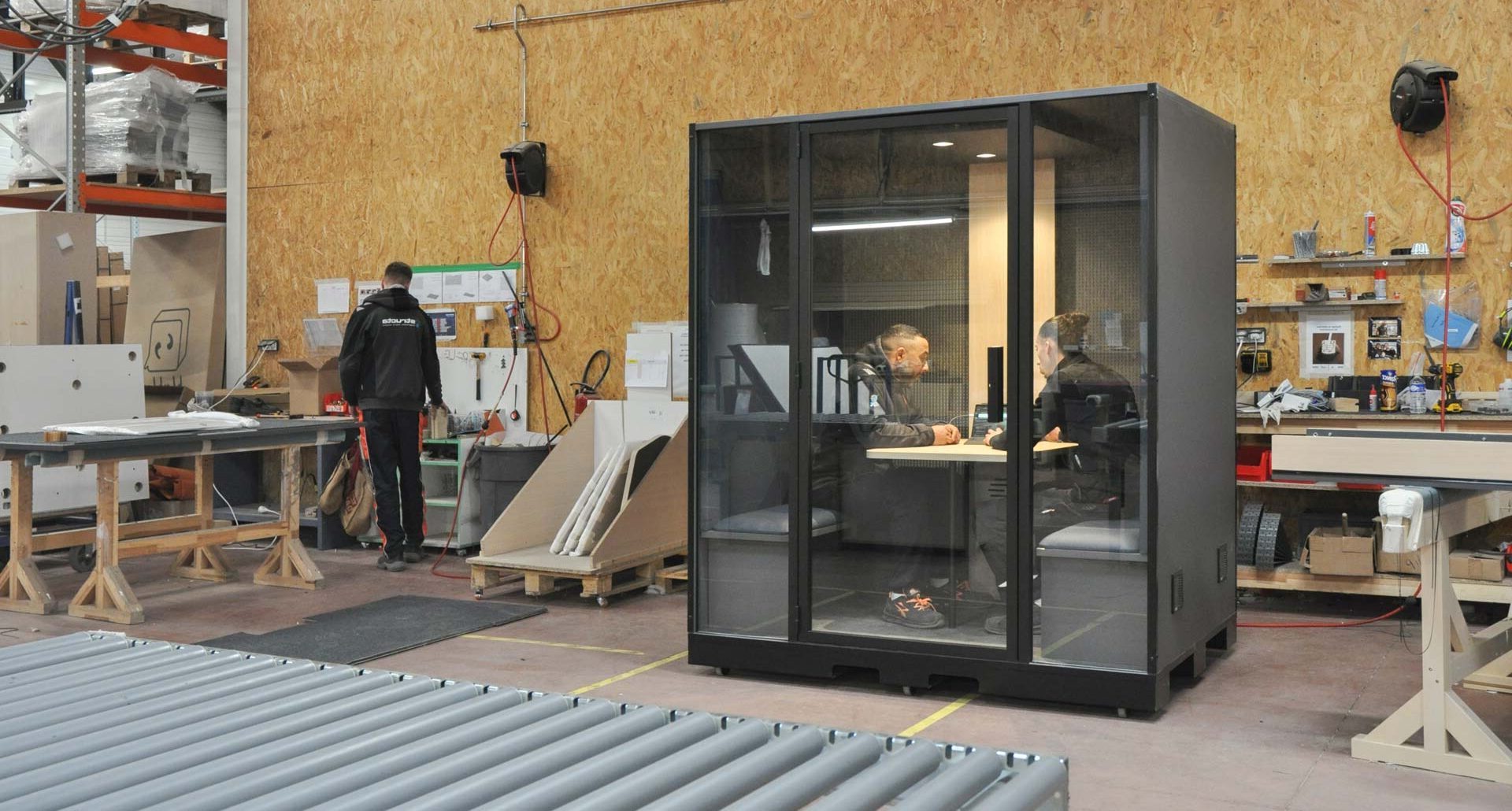Cabine pour ateliers et entrepôts - BlablaCube - cabine acoustique insonorisée pour bureaux et ateliers