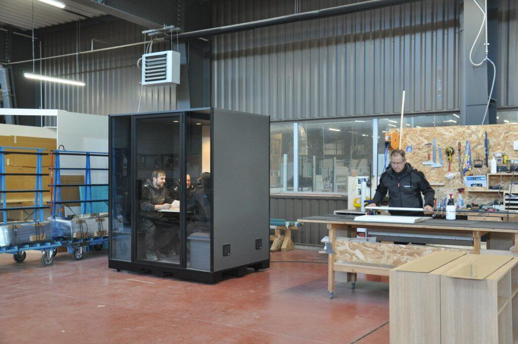 Cabine pour ateliers - BlablaCube - cabine acoustique insonorisée pour bureaux et ateliers