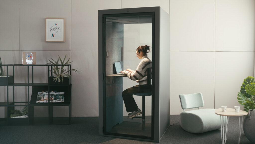 Cabine une personne - BlablaCube - cabine acoustique insonorisée pour bureau et open space