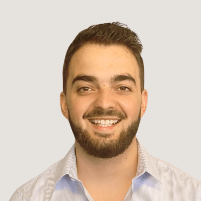 Rémi P., membre de l’équipe BlaBlaCube, spécialiste des cabines acoustiques pour bureaux