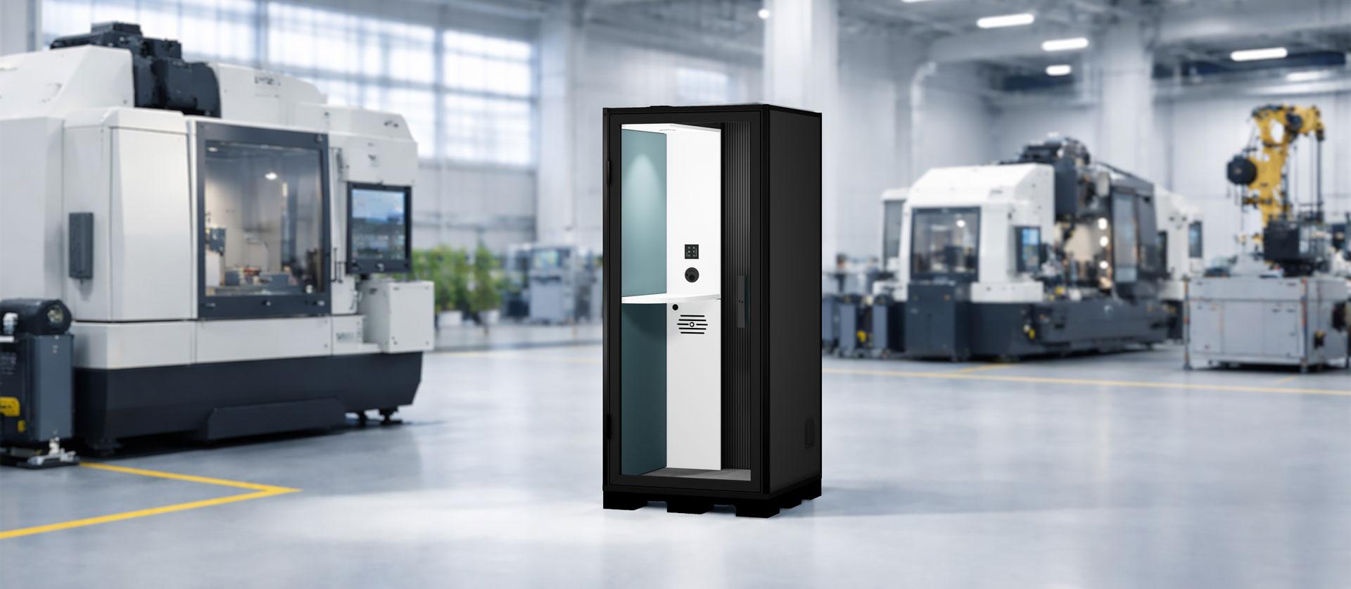 Cabine acoustique Solo Indus installée dans un atelier industriel pour réduire le bruit et passer des appels au calme